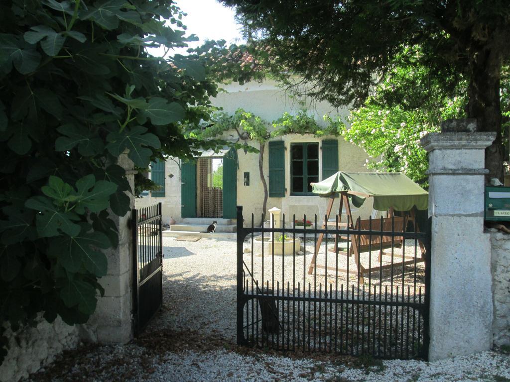 Le Petit Lavoir Saint-Paul-Lizonne エクステリア 写真
